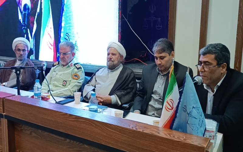 سپاه و نیروی انتظامی رضایت عمومی مردم را جلب کرده اند